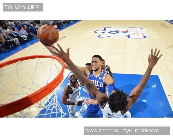 安芬尼西蒙斯表现出色16投10中砍下23分助球队迎战困难局面