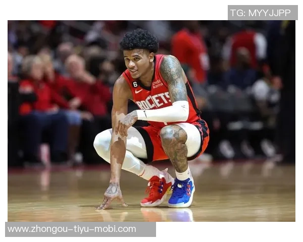 杰伦格林腿筋旧伤复发无缘今日比赛球队面临新挑战